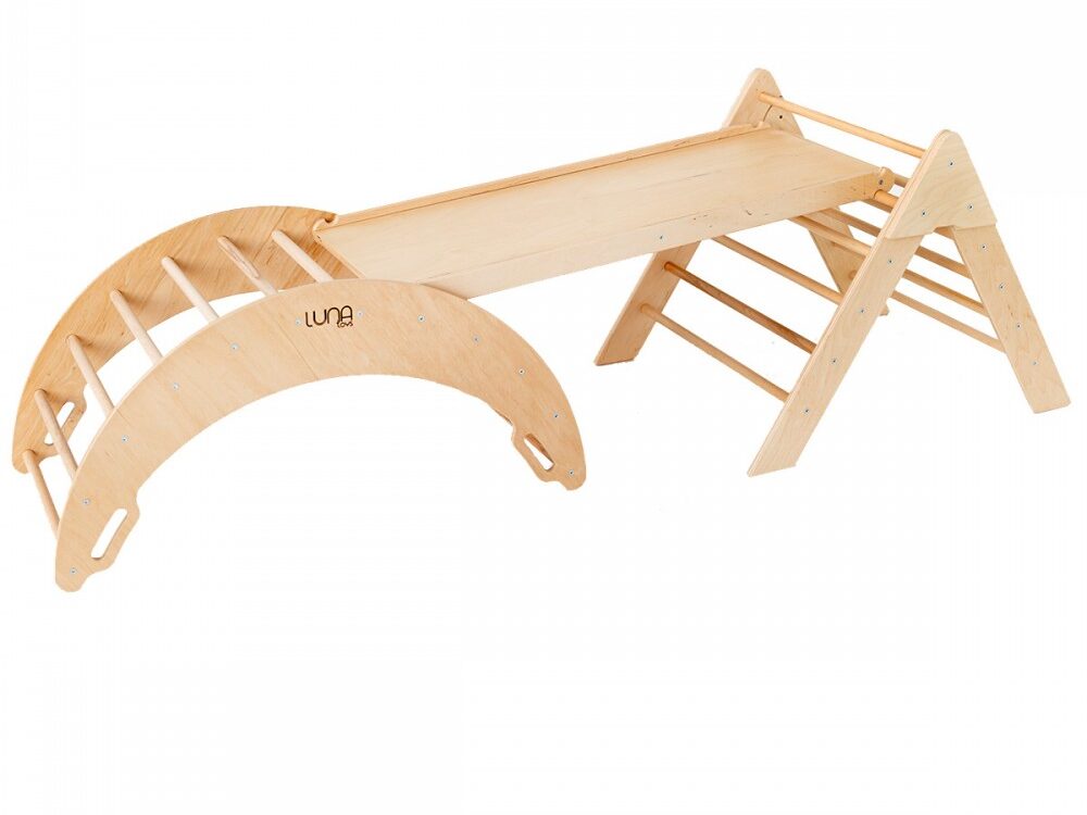 Image arche Montessori enfant avec pont, tunnel et barres de grimpe